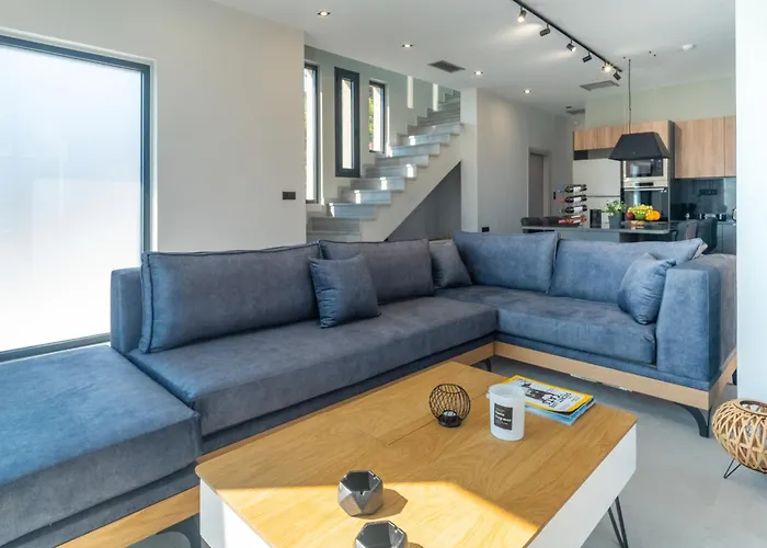 Irini's * Mikros Gialos