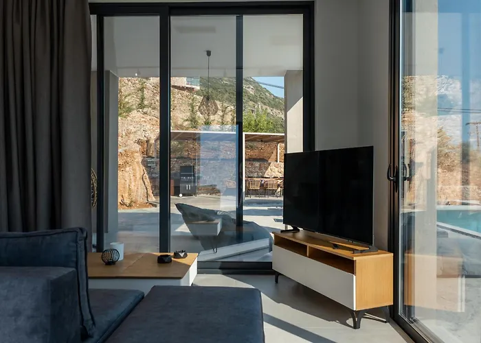 Irini's Mikros Gialos