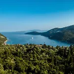 Irini's * Mikros Gialos